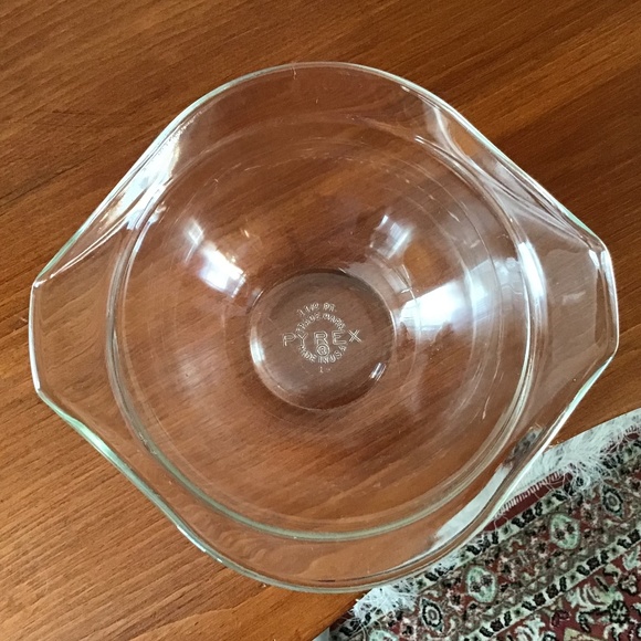 Pyrex Vintage 1.5 Pint Clear Glass Cinderella Mixing Bowl Handles USA - Picture 10 of 15